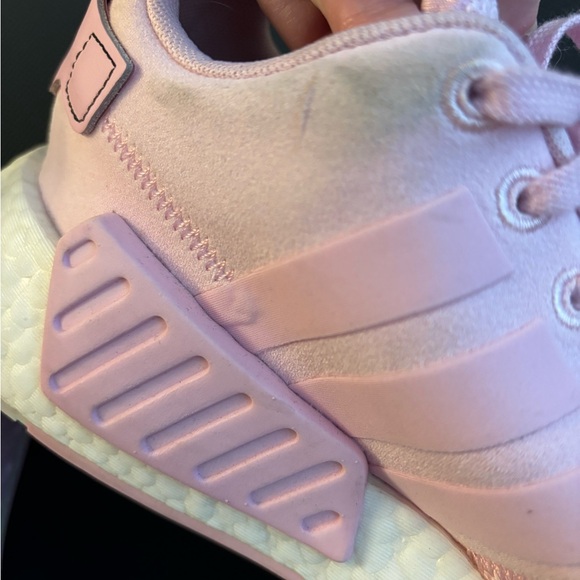 Adidas Women’s NMD R2 Wonder Pink - Picture 4 of 6